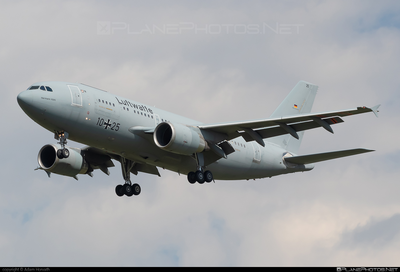 Airbus A310-304MRTT - 10+25 operated by Luftwaffe (German Air Force) #GermanAirForce #a310 #a310mrtt #airbus #airbus310 #airbus310mrtt #airbusmrtt #luftwaffe