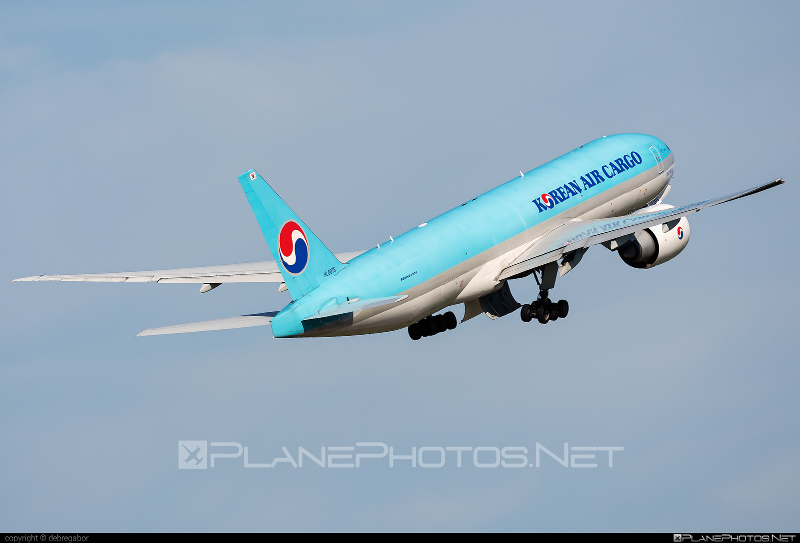 Boeing 777F - HL8076 operated by Korean Air Cargo #b777 #b777f #b777freighter #boeing #boeing777 #koreanair #koreanaircargo #tripleseven