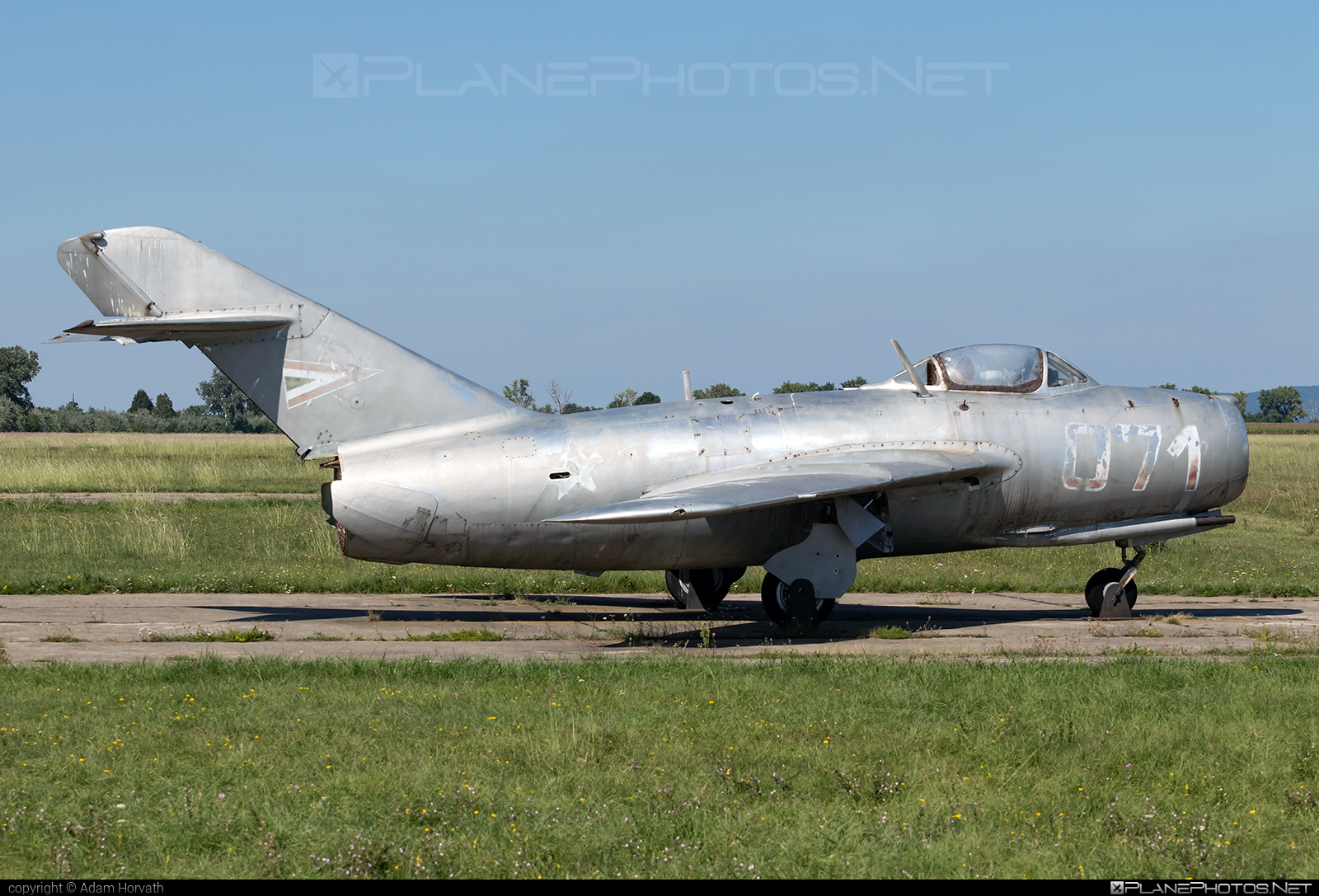 Mikoyan-Gurevich MiG-15bis - 071 operated by Magyar Néphadsereg (Hungarian People's Army) #hungarianpeoplesarmy #magyarnephadsereg #mig #mig15 #mig15bis #mikoyangurevich