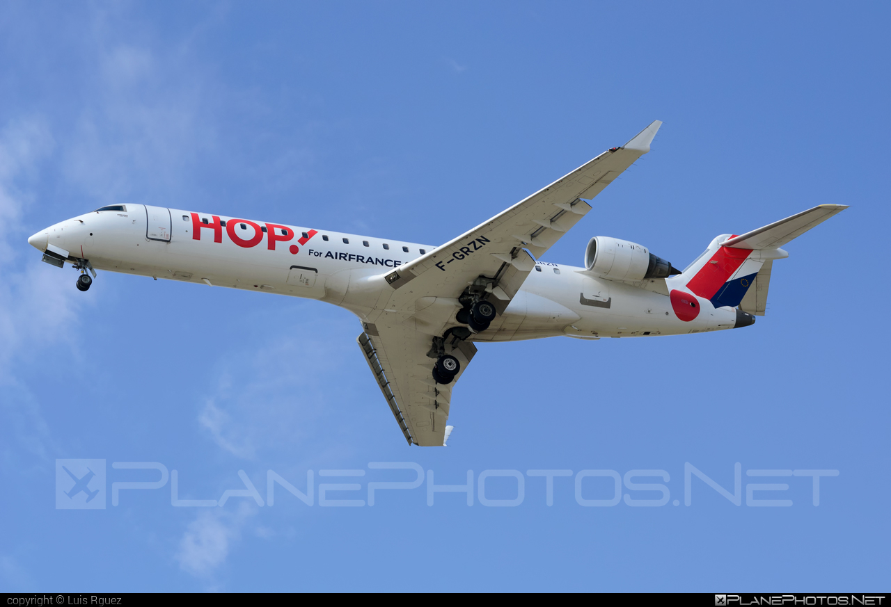 Bombardier CRJ701 - F-GRZN operated by HOP! #bombardier #crj701 #hopairlines