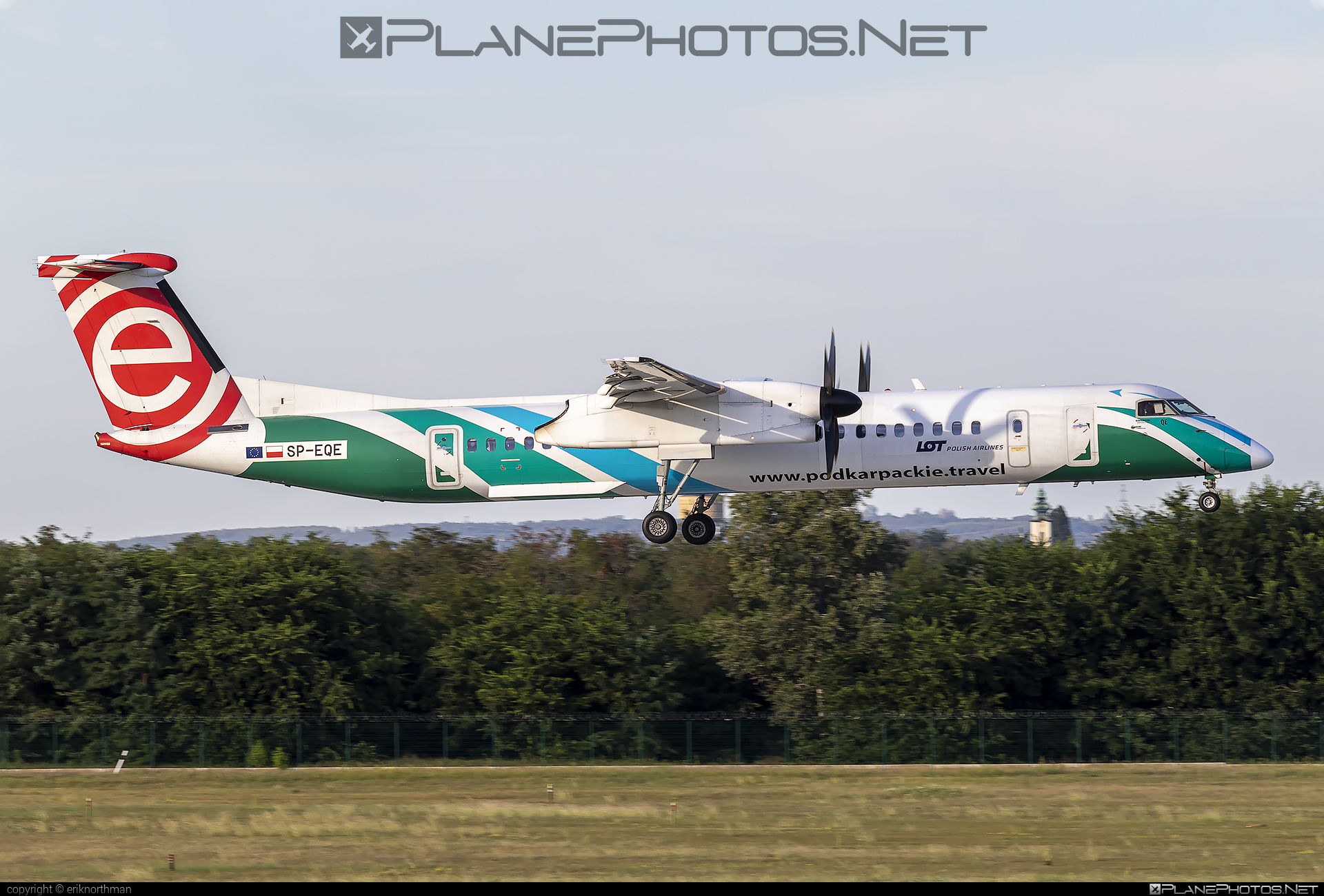 Bombardier DHC-8-Q402 Dash 8 - SP-EQE operated by LOT Polish Airlines #bombardier #dash8 #dhc8 #dhc8q402 #lot #lotpolishairlines