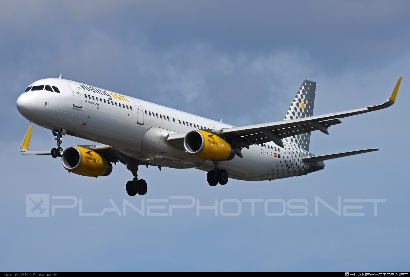 Airbus A321-231 - EC-MJR operated by Vueling Airlines #a320family #a321 #airbus #airbus321 #vueling #vuelingairlines