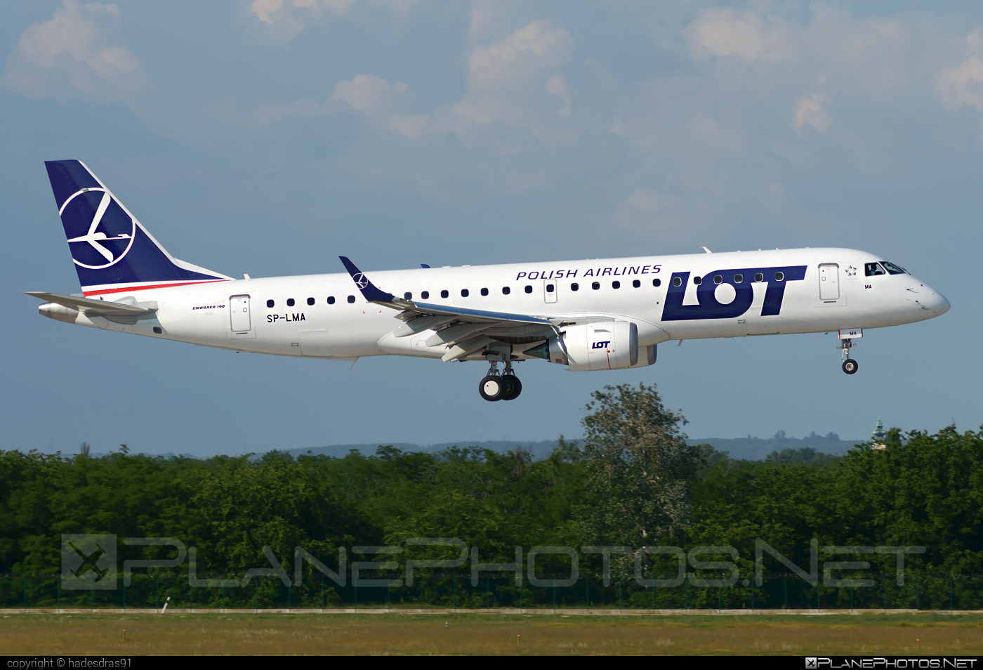 Embraer E190STD (ERJ-190-100STD) - SP-LMA operated by LOT Polish Airlines #e190 #e190100 #e190100std #e190std #embraer #embraer190 #embraer190100std #embraer190std #lot #lotpolishairlines