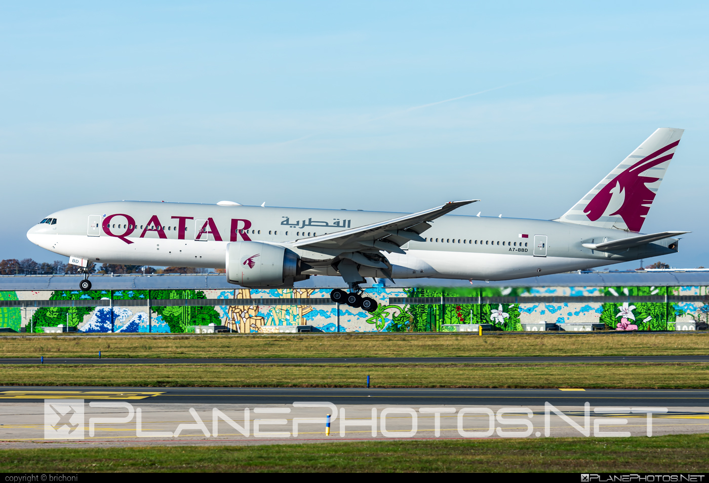 Boeing 777-200LR - A7-BBD operated by Qatar Airways #b777 #b777lr #boeing #boeing777 #qatarairways #tripleseven