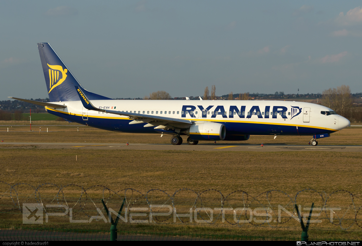 Boeing 737-800 - EI-EVH operated by Ryanair #b737 #b737nextgen #b737ng #boeing #boeing737 #ryanair