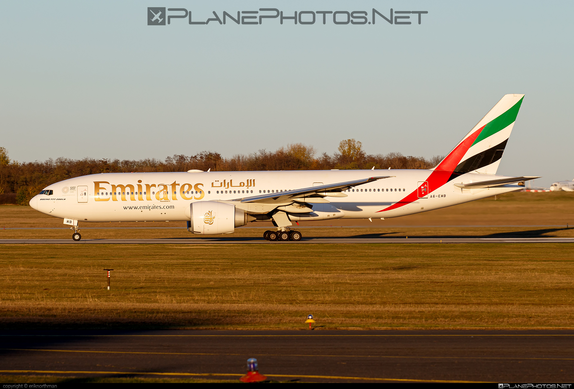 Boeing 777-200LR - A6-EWB operated by Emirates #b777 #b777lr #boeing #boeing777 #emirates #tripleseven