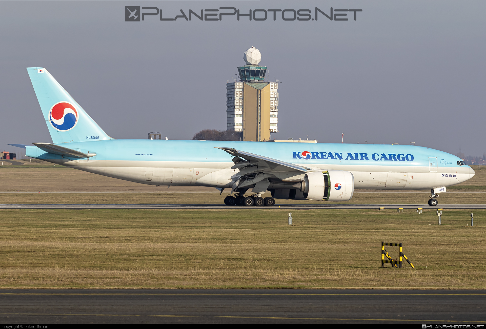 Boeing 777F - HL8046 operated by Korean Air Cargo #b777 #b777f #b777freighter #boeing #boeing777 #koreanair #koreanaircargo #tripleseven