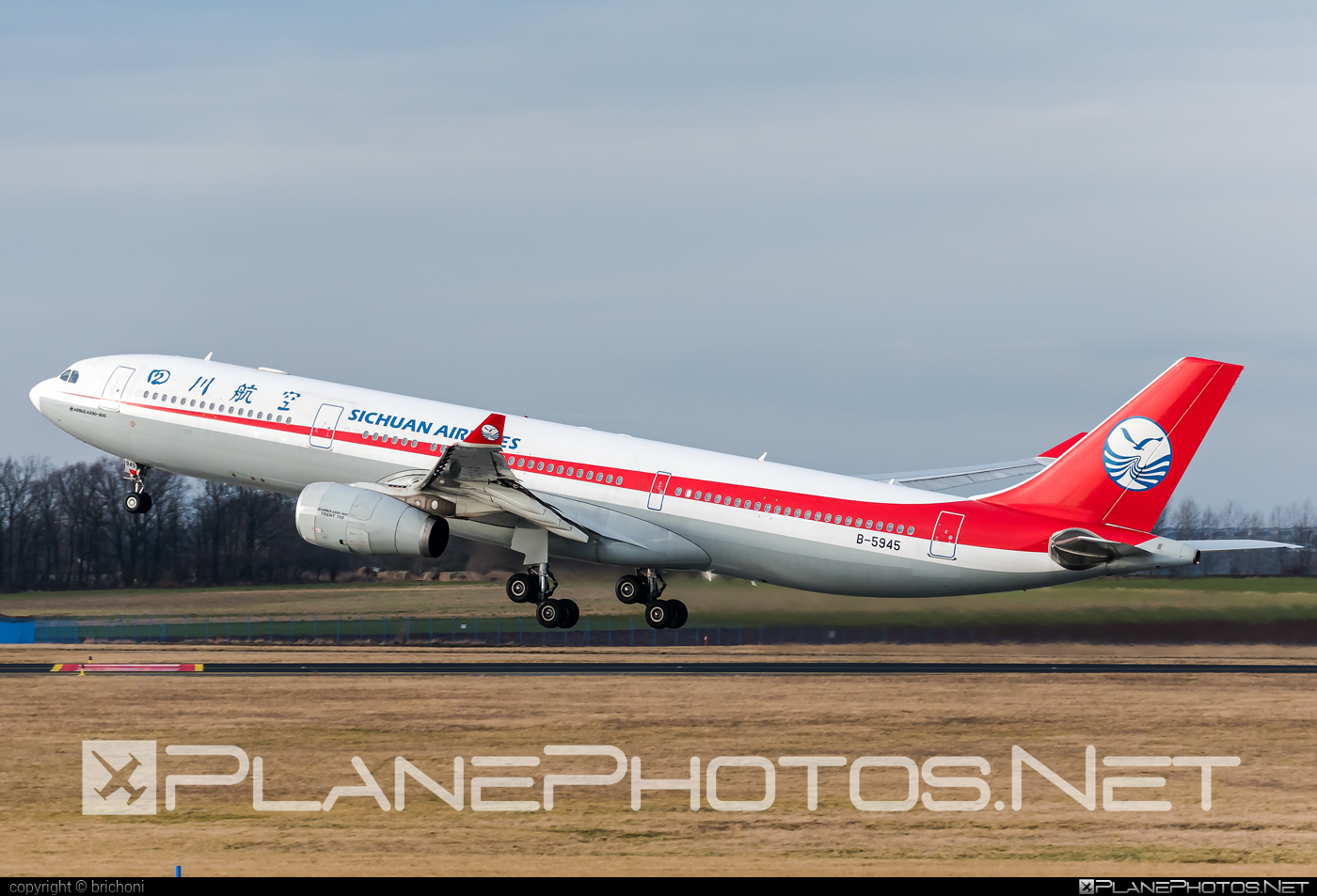 Airbus A330-343 - B-5945 operated by Sichuan Airlines #a330 #a330family #airbus #airbus330
