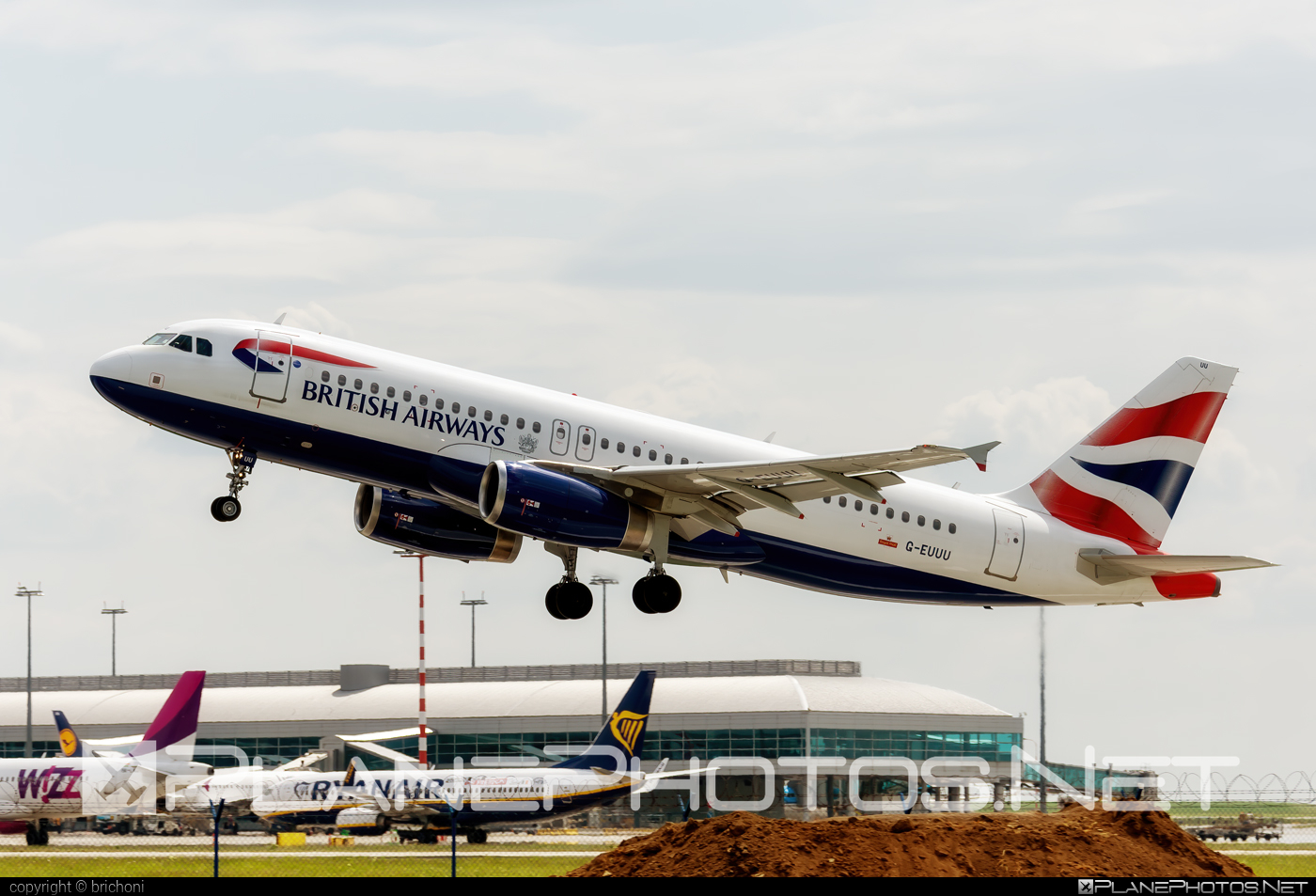 Airbus A320-232 - G-EUUU operated by British Airways #a320 #a320family #airbus #airbus320 #britishairways
