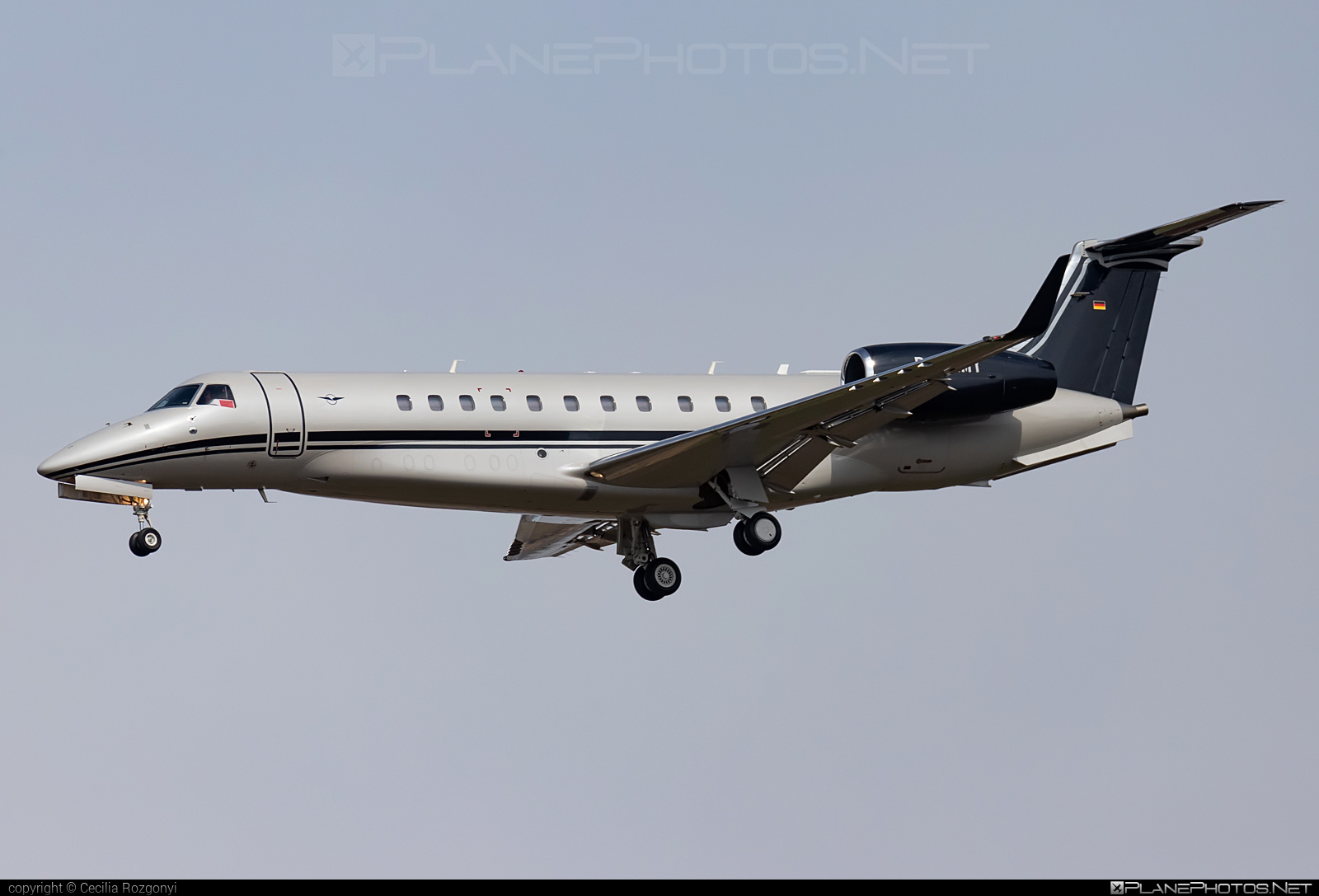 Embraer Legacy 650 (ERJ-135BJ) - D-ARMY operated by AIR HAMBURG #embraer #embraer135 #embraerlegacy #erj135 #erj135bj #legacy650