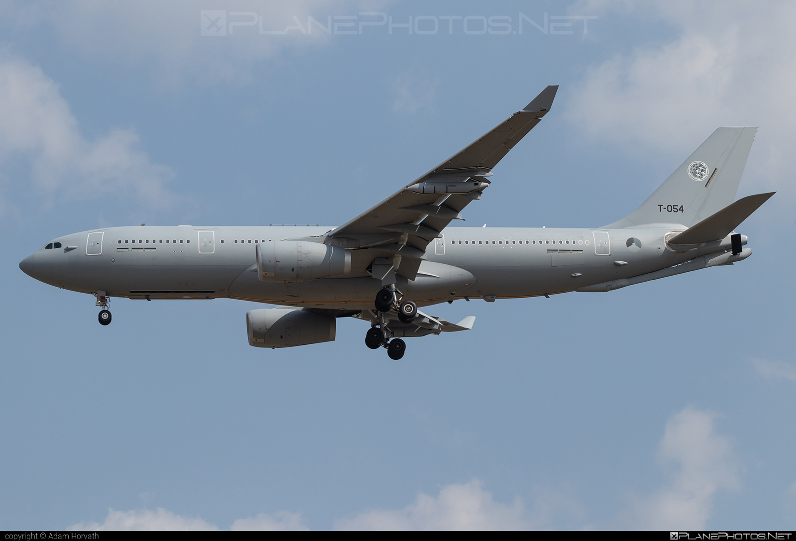 Airbus Military A330-243MRTT - T-054 operated by Koninklijke Luchtmacht (Royal Netherlands Air Force) #a330 #a330mrtt #airbus330 #airbusmilitary #koninklijkeluchtmacht #royalnetherlandsairforce
