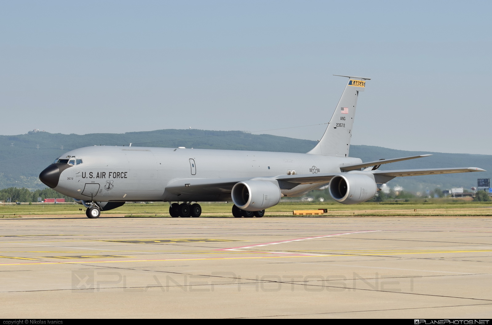 Boeing KC-135R Stratotanker - 62-3572 operated by US Air Force (USAF) #boeing #kc135 #kc135r #kc135stratotanker #stratotanker #usaf #usairforce