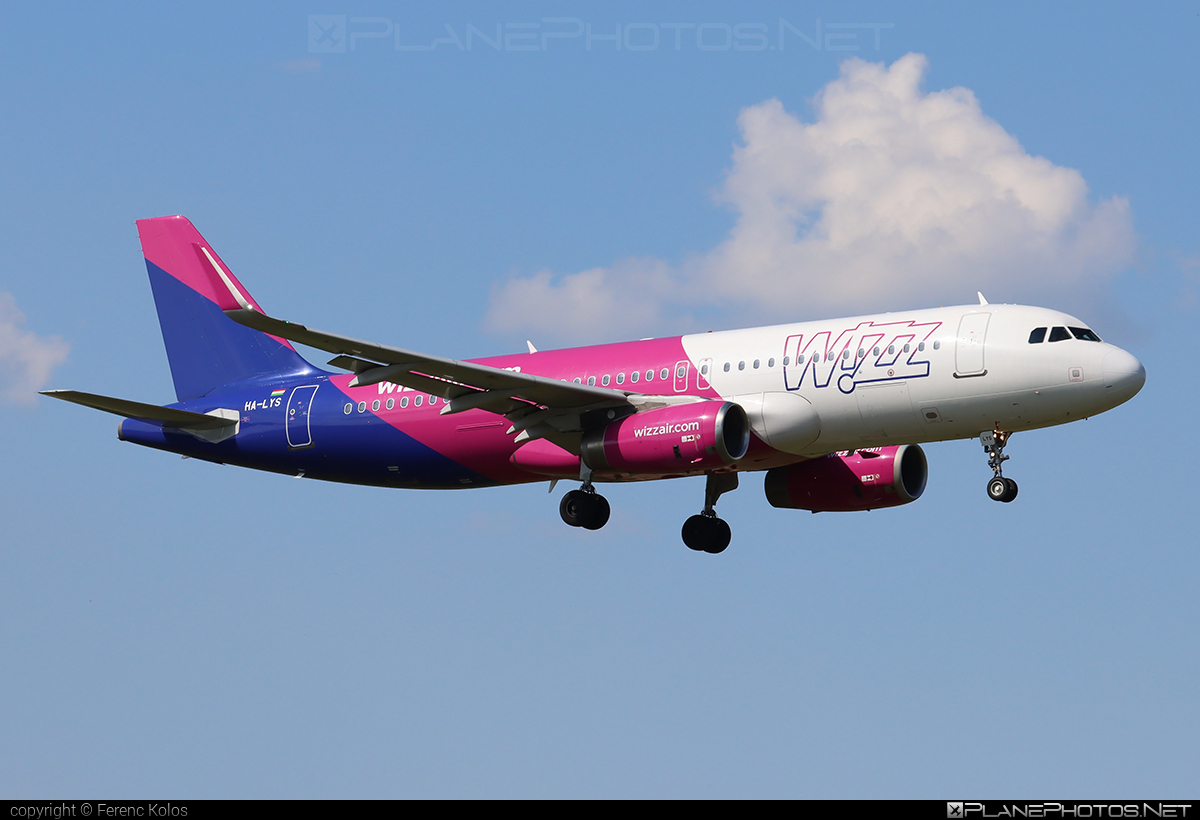 Airbus A320-232 - HA-LYS operated by Wizz Air #a320 #a320family #airbus #airbus320 #wizz #wizzair