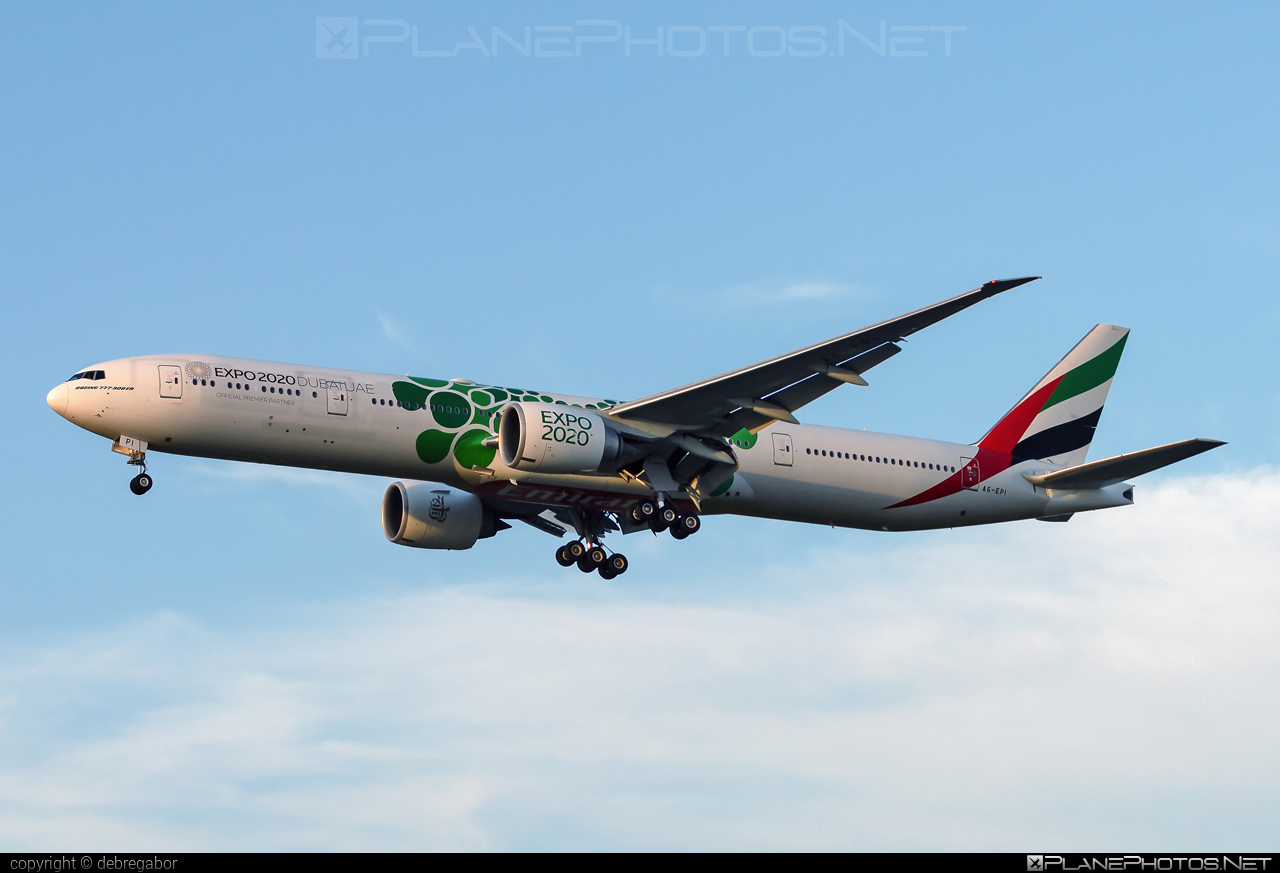 Boeing 777-300ER - A6-EPI operated by Emirates #b777 #b777er #boeing #boeing777 #emirates #tripleseven