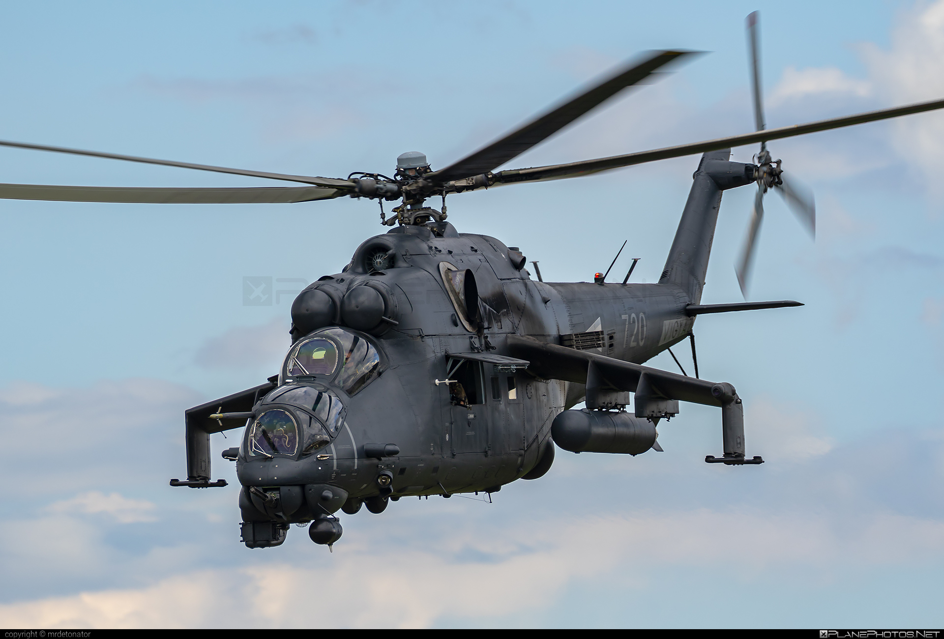 Mil Mi-24V - 720 operated by Magyar Légierő (Hungarian Air Force) #hungarianairforce #magyarlegiero #mi24 #mi24v #mil #mil24 #mil24v #milhelicopters