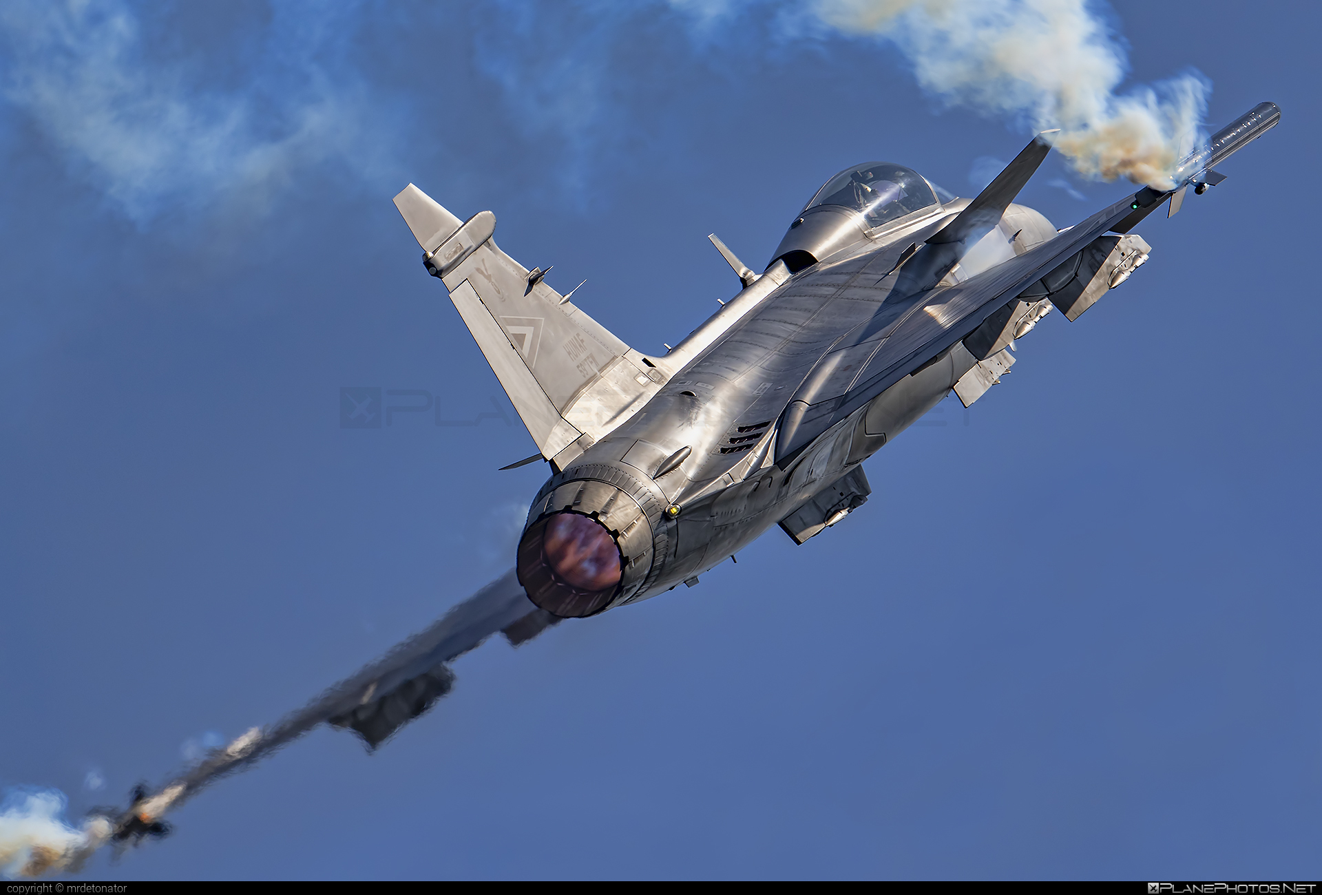 Saab JAS 39C Gripen - 33 operated by Magyar Légierő (Hungarian Air Force) #gripen #hungarianairforce #jas39 #jas39c #jas39gripen #magyarlegiero #saab #siaf2021