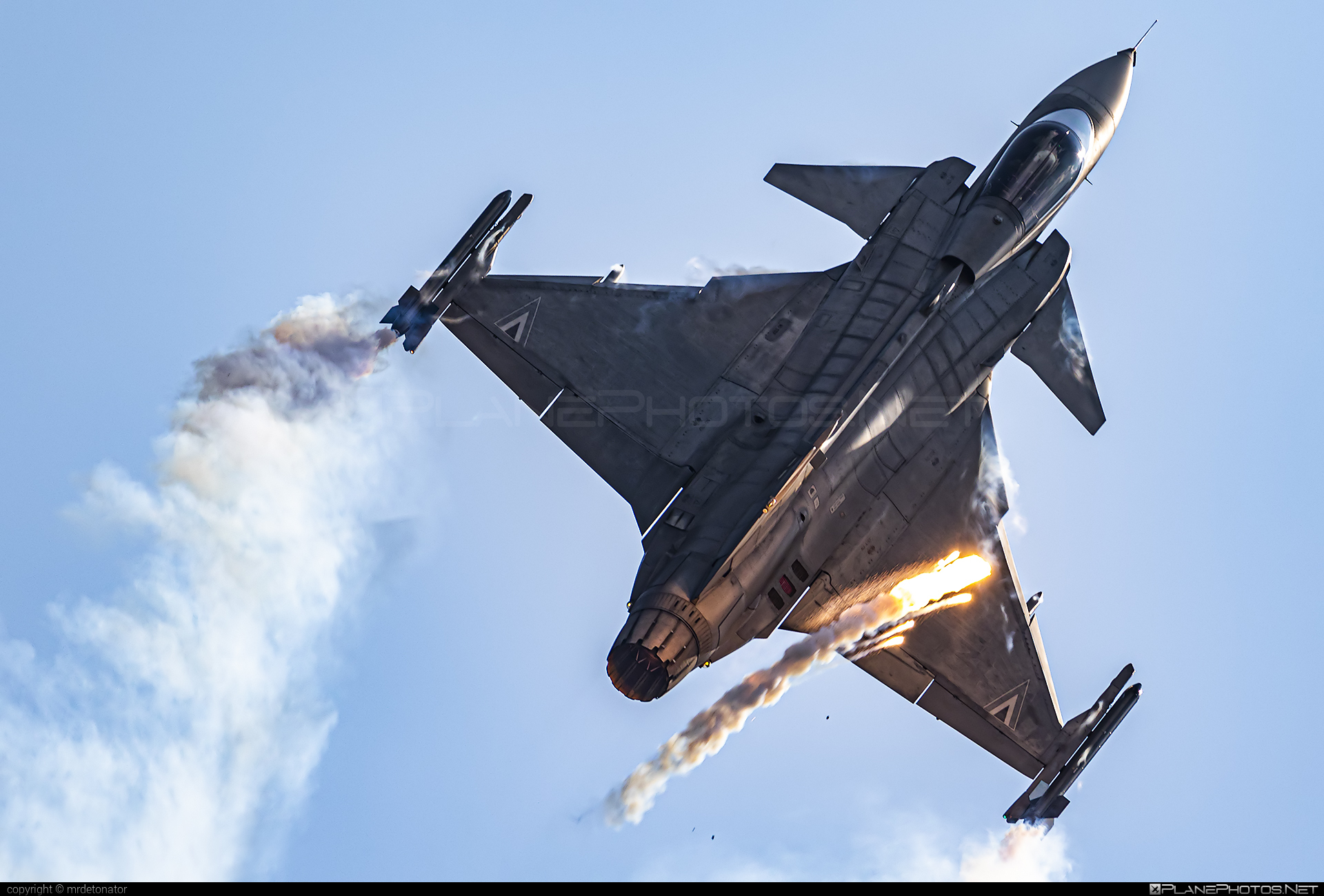 Saab JAS 39C Gripen - 33 operated by Magyar Légierő (Hungarian Air Force) #gripen #hungarianairforce #jas39 #jas39c #jas39gripen #magyarlegiero #saab #siaf2021