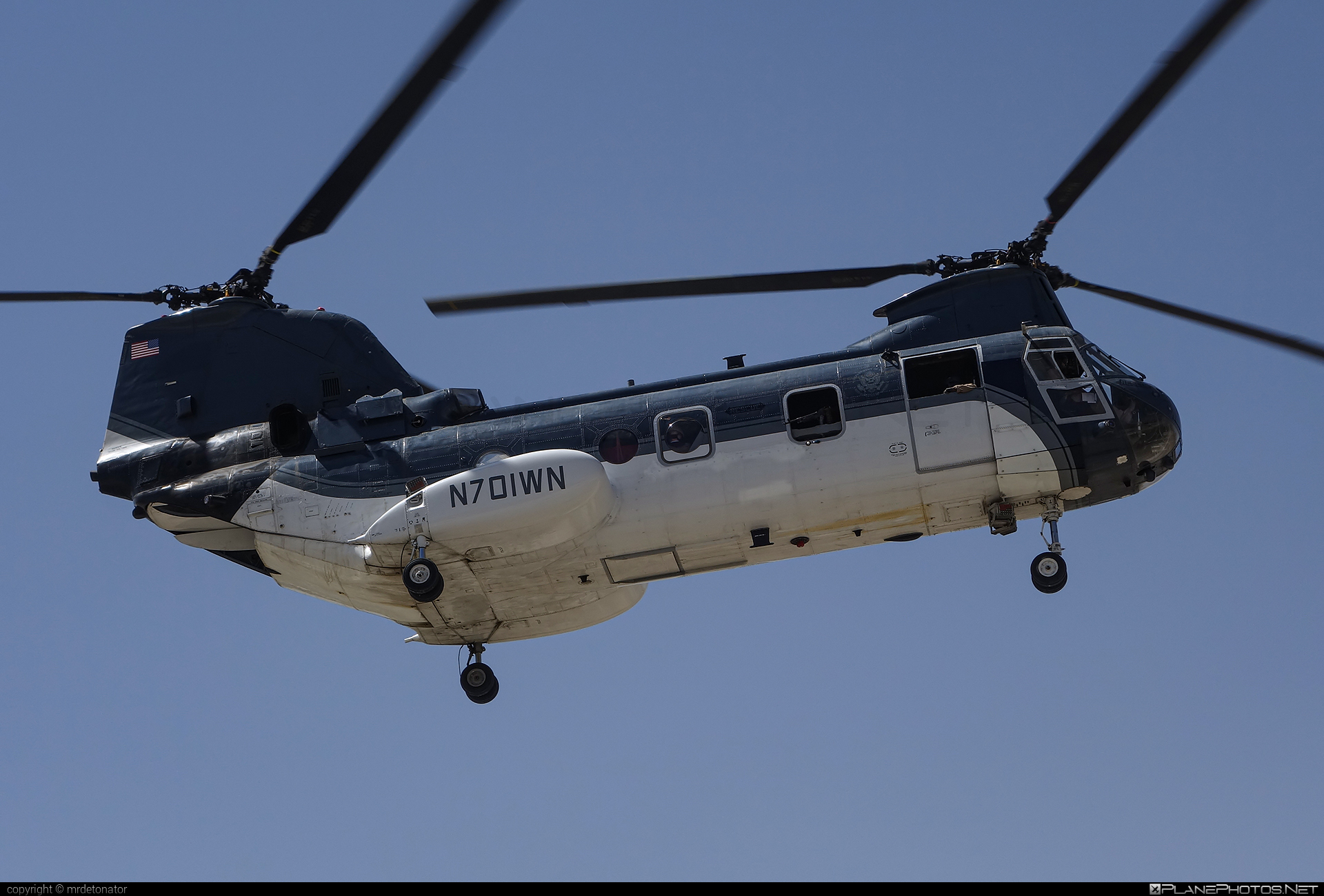 N701WN - Boeing Vertol CH-46E Sea Knight operated by United States  Department of State taken by mrdetonator (photoID 25926) 