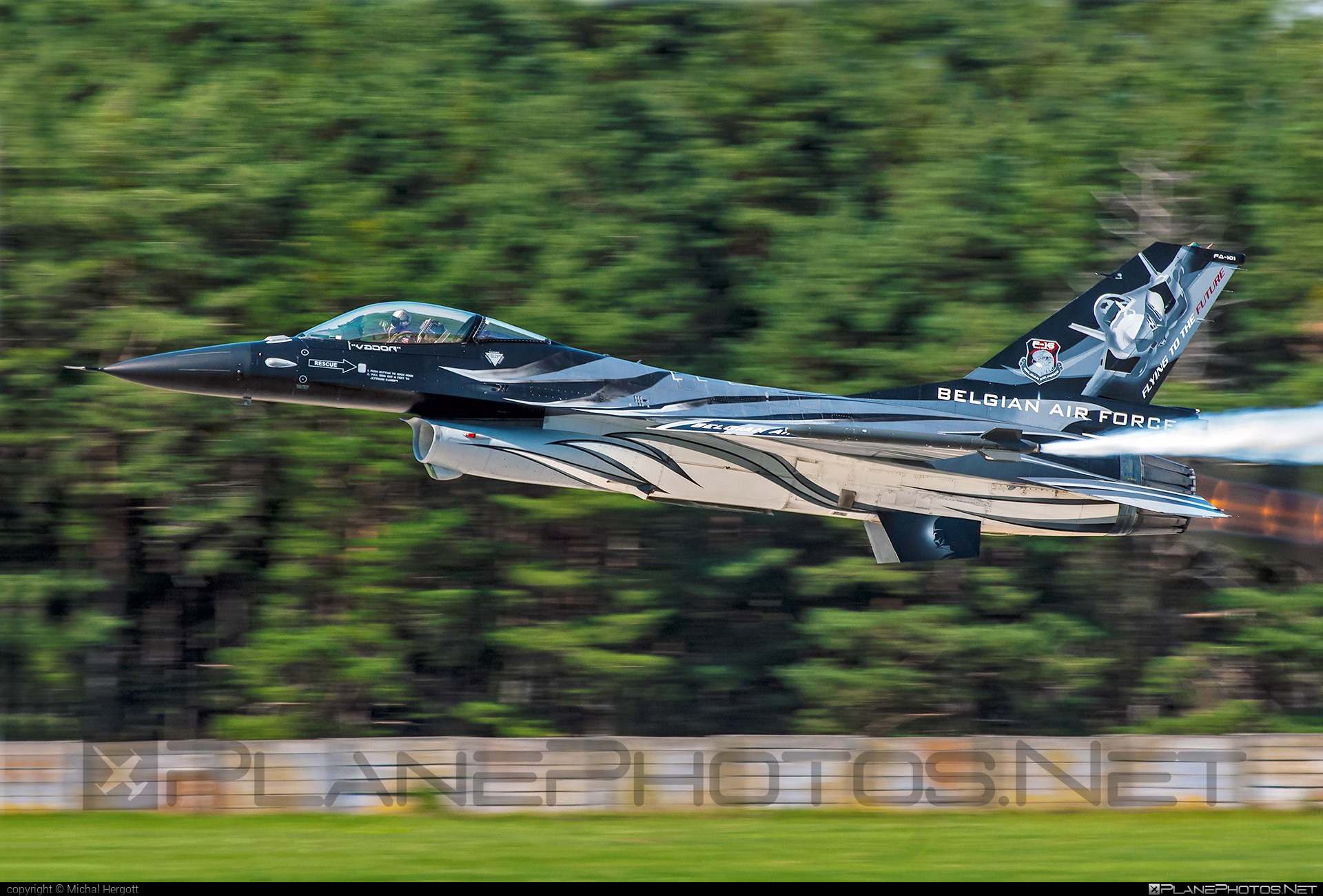 SABCA F-16AM Fighting Falcon - FA-101 operated by Luchtcomponent (Belgian Air Force) #airshow #belgianairforce #f16 #f16am #fightingfalcon #luchtcomponent #sabca #siad #siad2021 #siaf #siaf2021