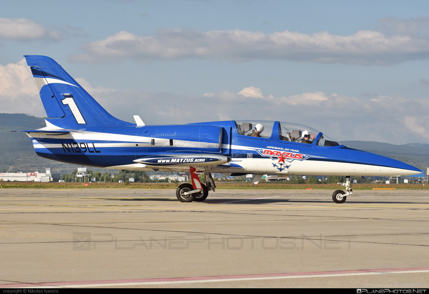 芦ノ湖航空 N139LL - Aero L-39C Albatros operated by Mayzus Aerobatic Jet Team