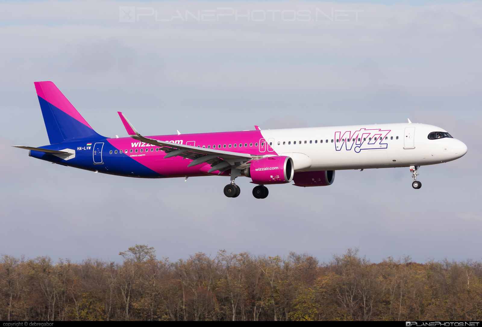 Airbus A321-271NX - HA-LVW operated by Wizz Air #a320family #a321 #a321neo #airbus #airbus321 #airbus321lr #wizz #wizzair