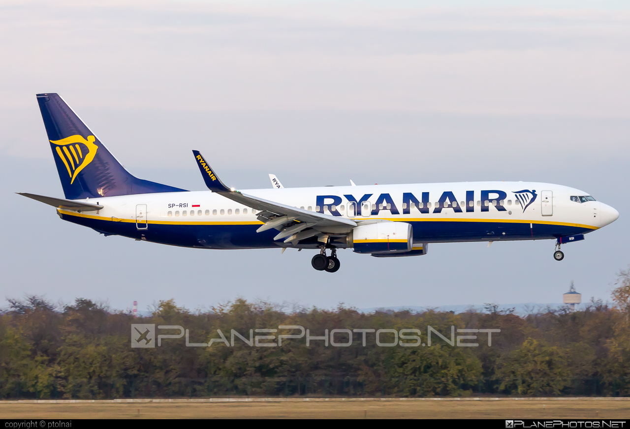 Boeing 737-800 - SP-RSI operated by Ryanair Sun #b737 #b737nextgen #b737ng #boeing #boeing737 #ryanair #ryanairsun