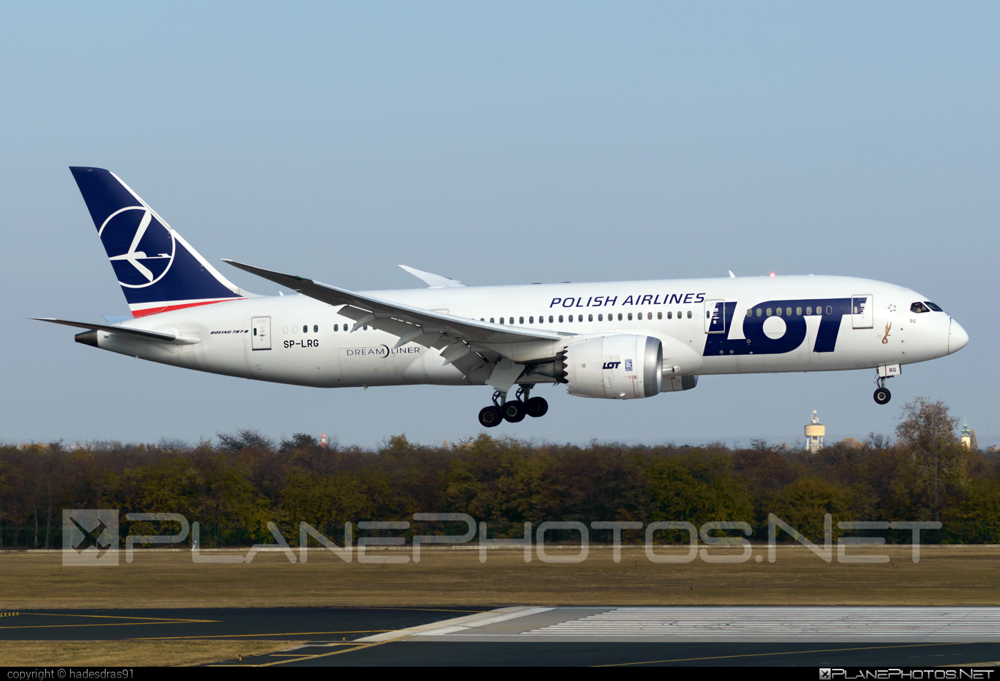 Boeing 787-8 Dreamliner - SP-LRG operated by LOT Polish Airlines #b787 #boeing #boeing787 #dreamliner #lot #lotpolishairlines