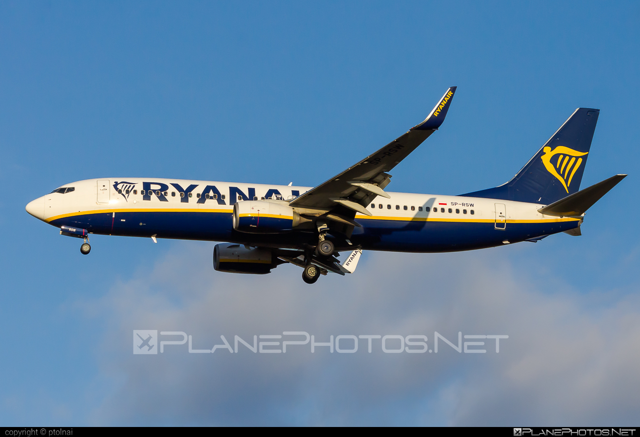Boeing 737-800 - SP-RSW operated by Ryanair Sun #b737 #b737nextgen #b737ng #boeing #boeing737 #ryanair #ryanairsun