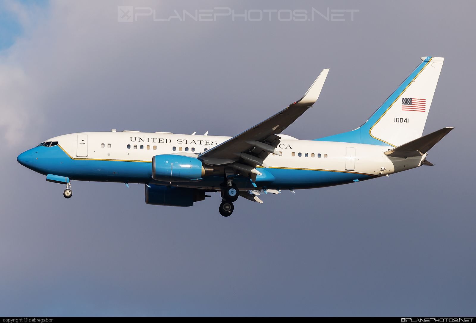Boeing C-40B - 01-0041 operated by US Air Force (USAF) #b737 #boeing #boeingc40 #boeingc40b #c40 #c40b #usaf #usairforce