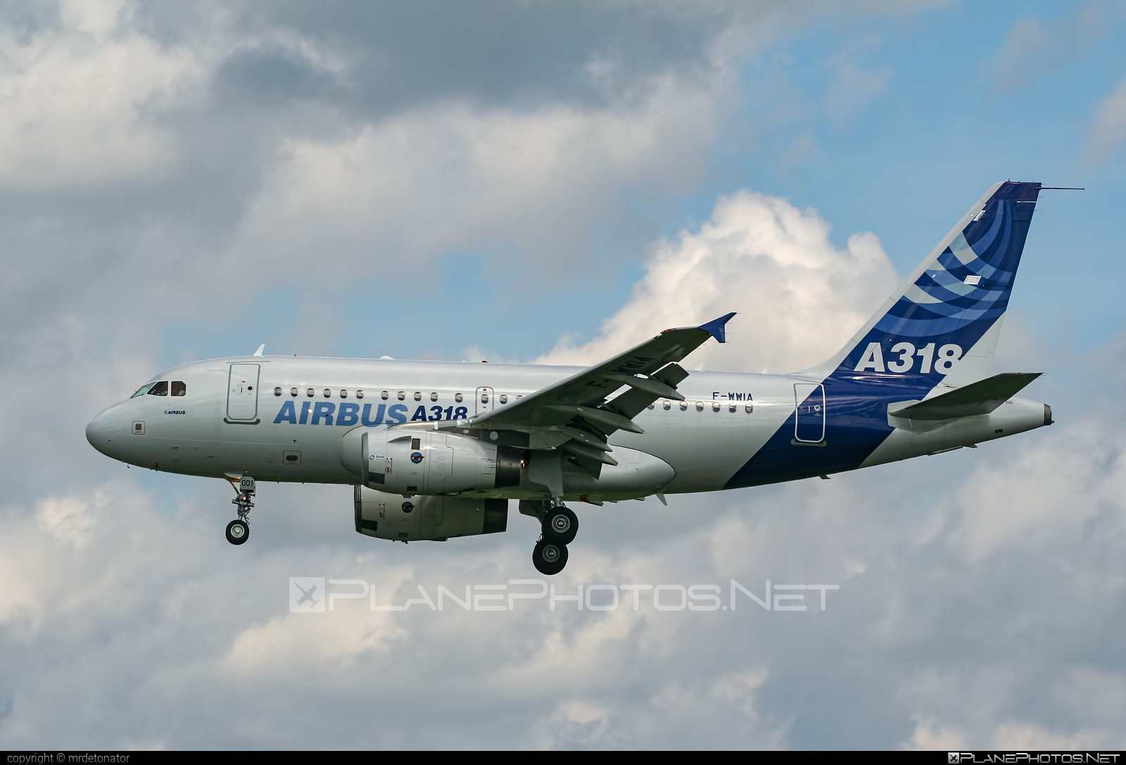 Airbus A318-122 - F-WWIA operated by Airbus Industrie #a318 #a320family #airbus #airbus318 #ila2006