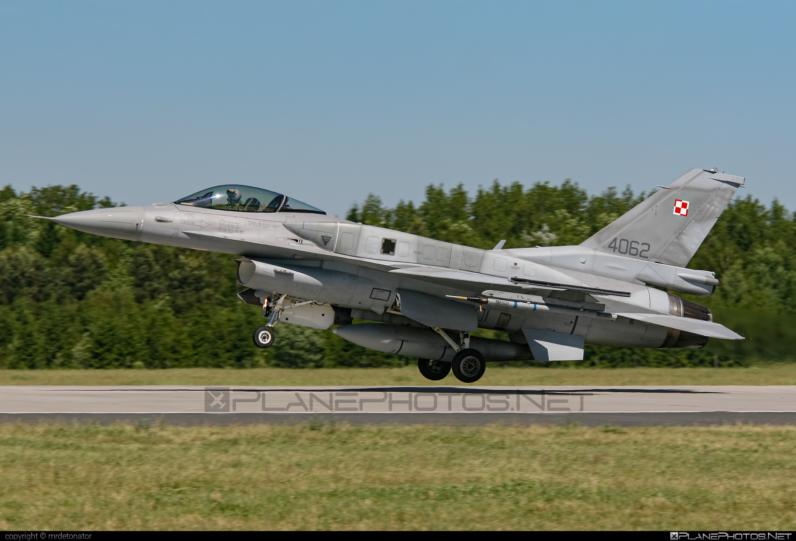 Lockheed Martin F-16C Fighting Falcon - 4062 operated by Siły Powietrzne Rzeczypospolitej Polskiej (Polish Air Force) #LockheedMartin #f16 #f16c #fightingfalcon #polishairforce #silypowietrzne