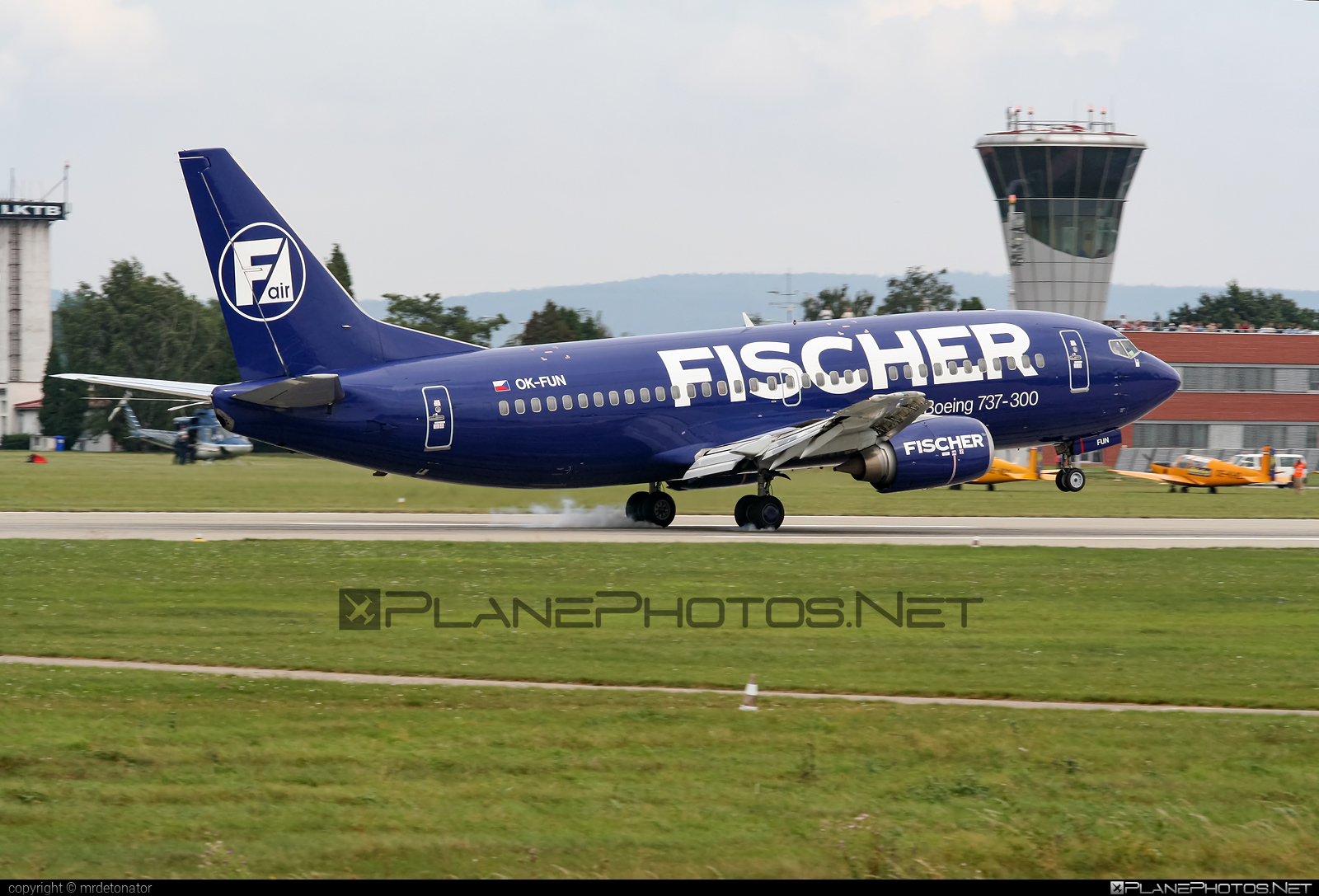 Boeing 737-300 - OK-FUN operated by Fischer Air #b737 #boeing #boeing737