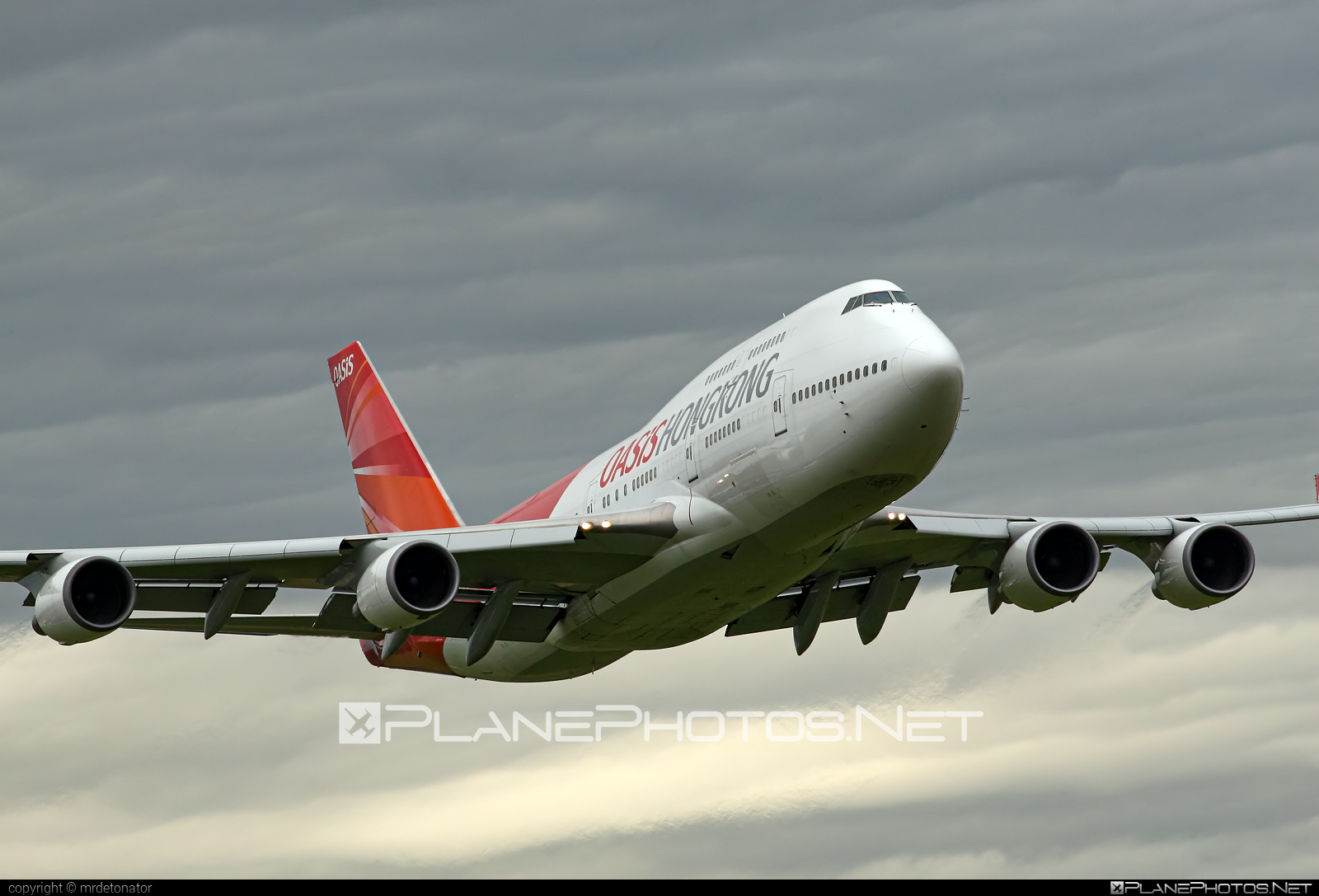 Boeing 747-400 - B-LFC operated by Oasis Hong Kong Airlines #b747 #boeing #boeing747 #jumbo