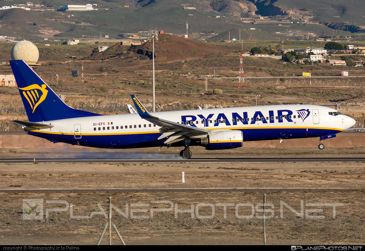 Boeing 737-800 - EI-EFC operated by Ryanair #b737 #b737nextgen #b737ng #boeing #boeing737 #ryanair