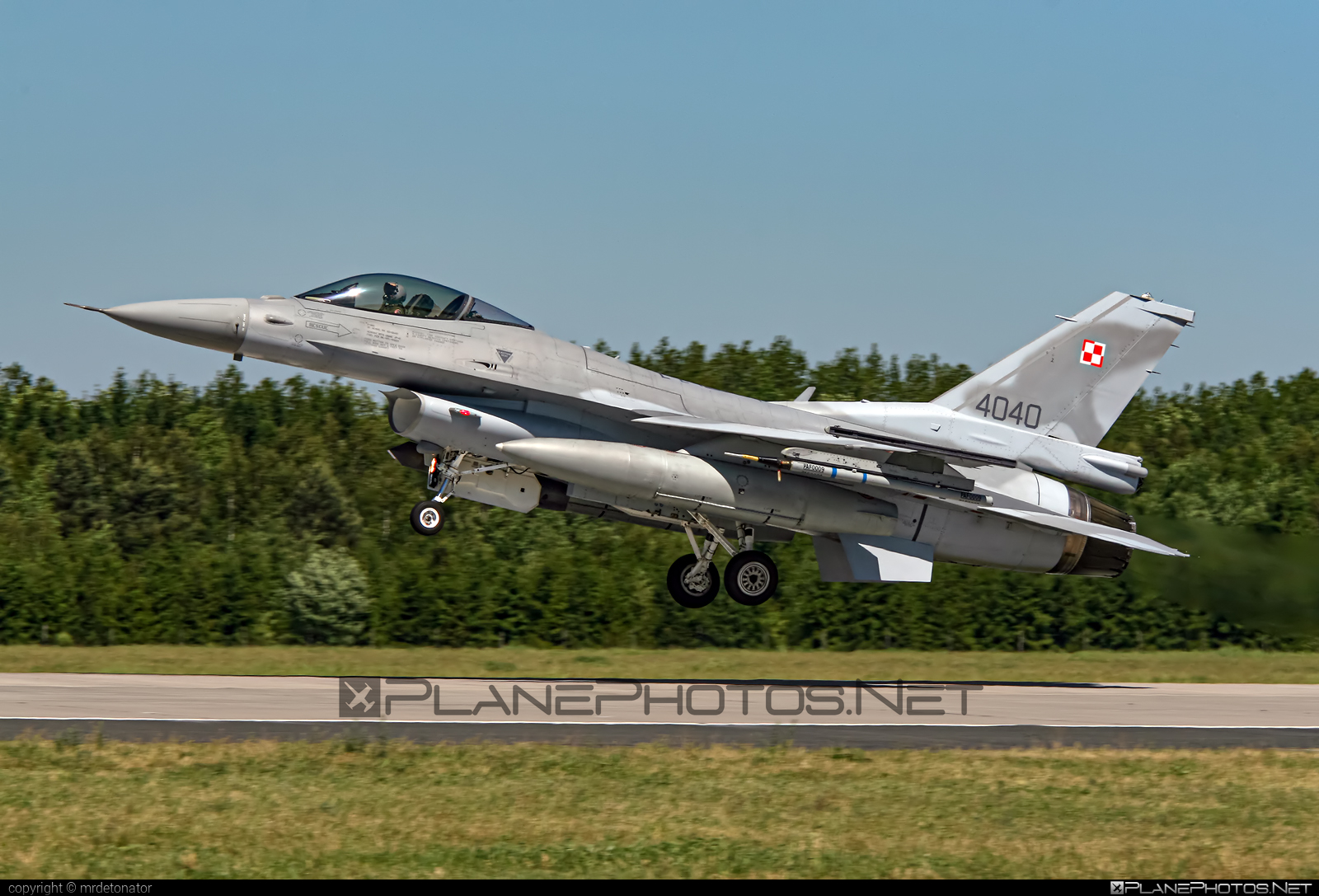 Lockheed Martin F-16C Fighting Falcon - 4040 operated by Siły Powietrzne Rzeczypospolitej Polskiej (Polish Air Force) #f16 #f16c #fightingfalcon #lockheedMartin #polishairforce #silypowietrzne