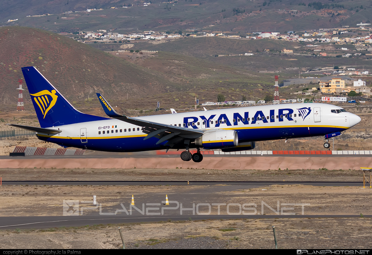 Boeing 737-800 - EI-EFD operated by Ryanair #ReinaSofia #b737 #b737nextgen #b737ng #boeing #boeing737 #ryanair