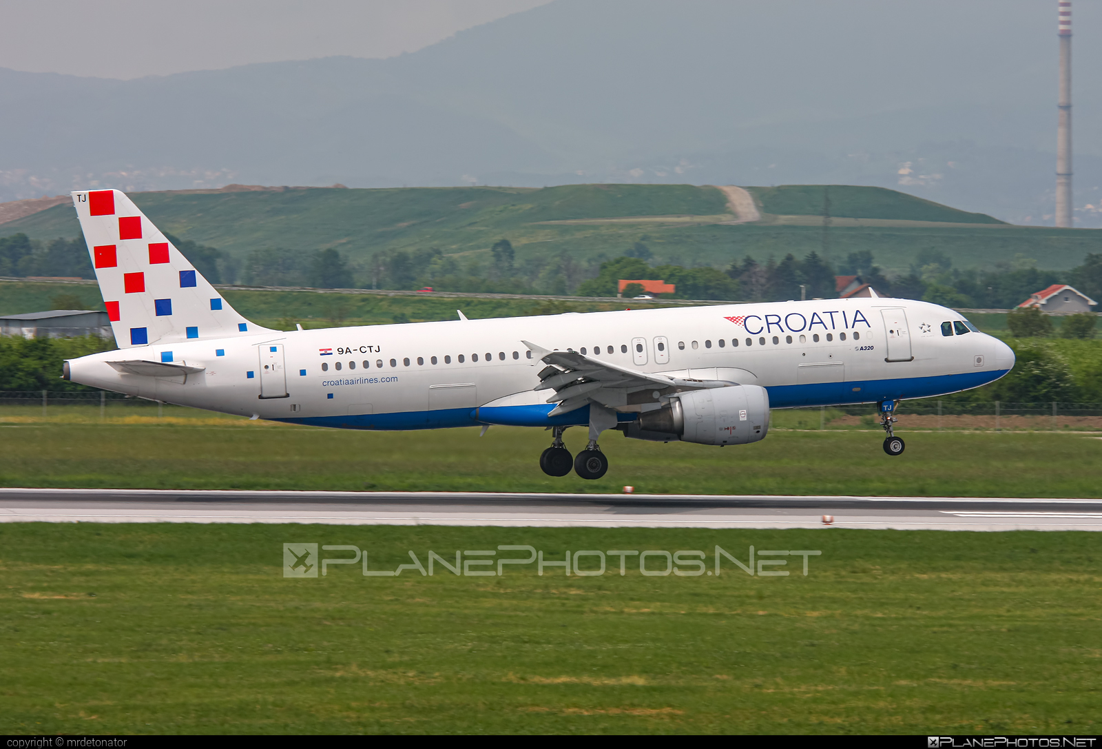 Airbus A320-214 - 9A-CTJ operated by Croatia Airlines #CroatiaAirlines #a320 #a320family #airbus #airbus320