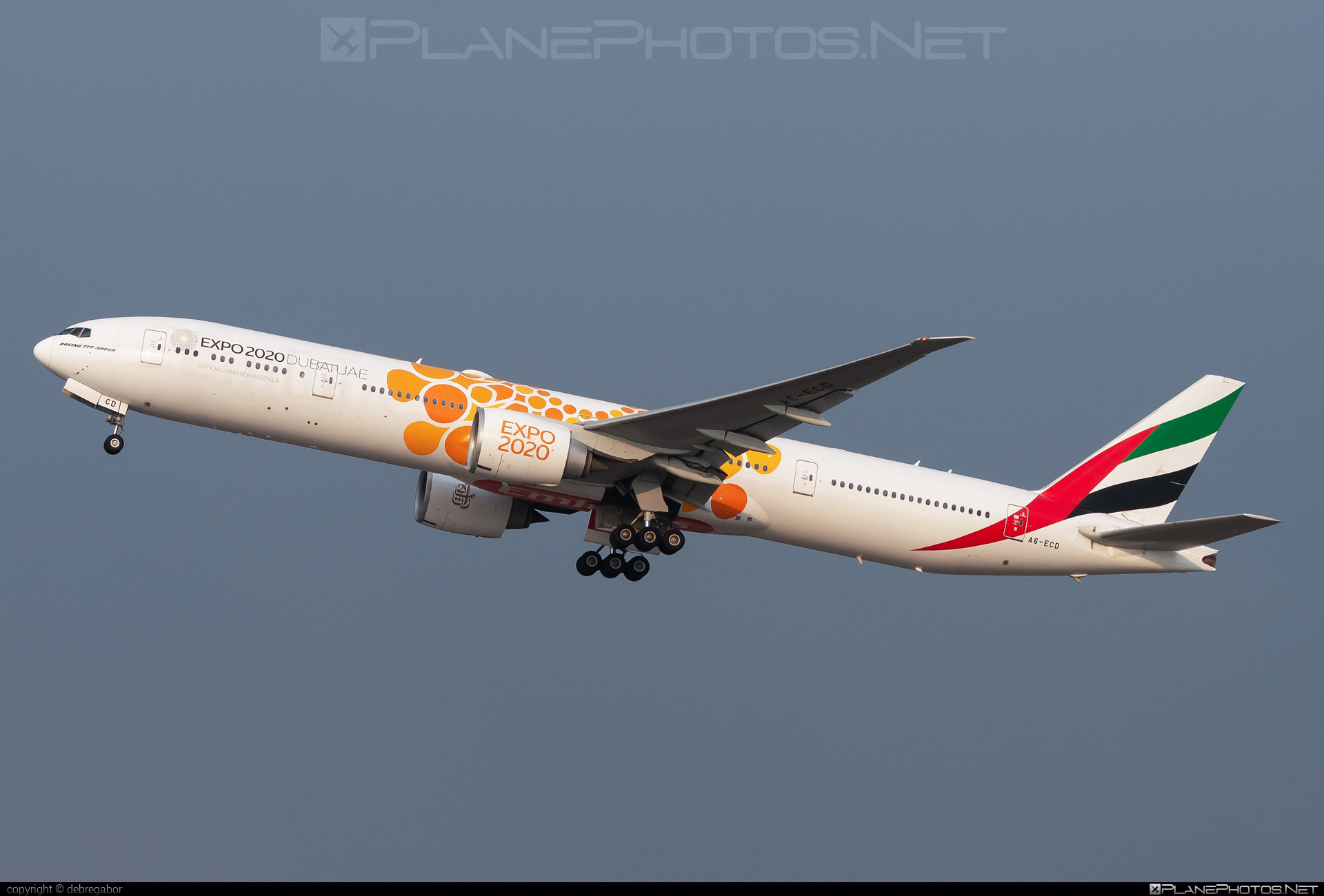 Boeing 777-300ER - A6-ECD operated by Emirates #b777 #b777er #boeing #boeing777 #emirates #tripleseven