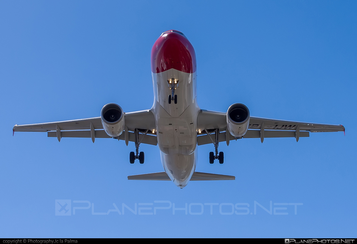 Airbus A320-214 - HB-IJW operated by Edelweiss Air #EdelweissAir #a320 #a320family #airbus #airbus320