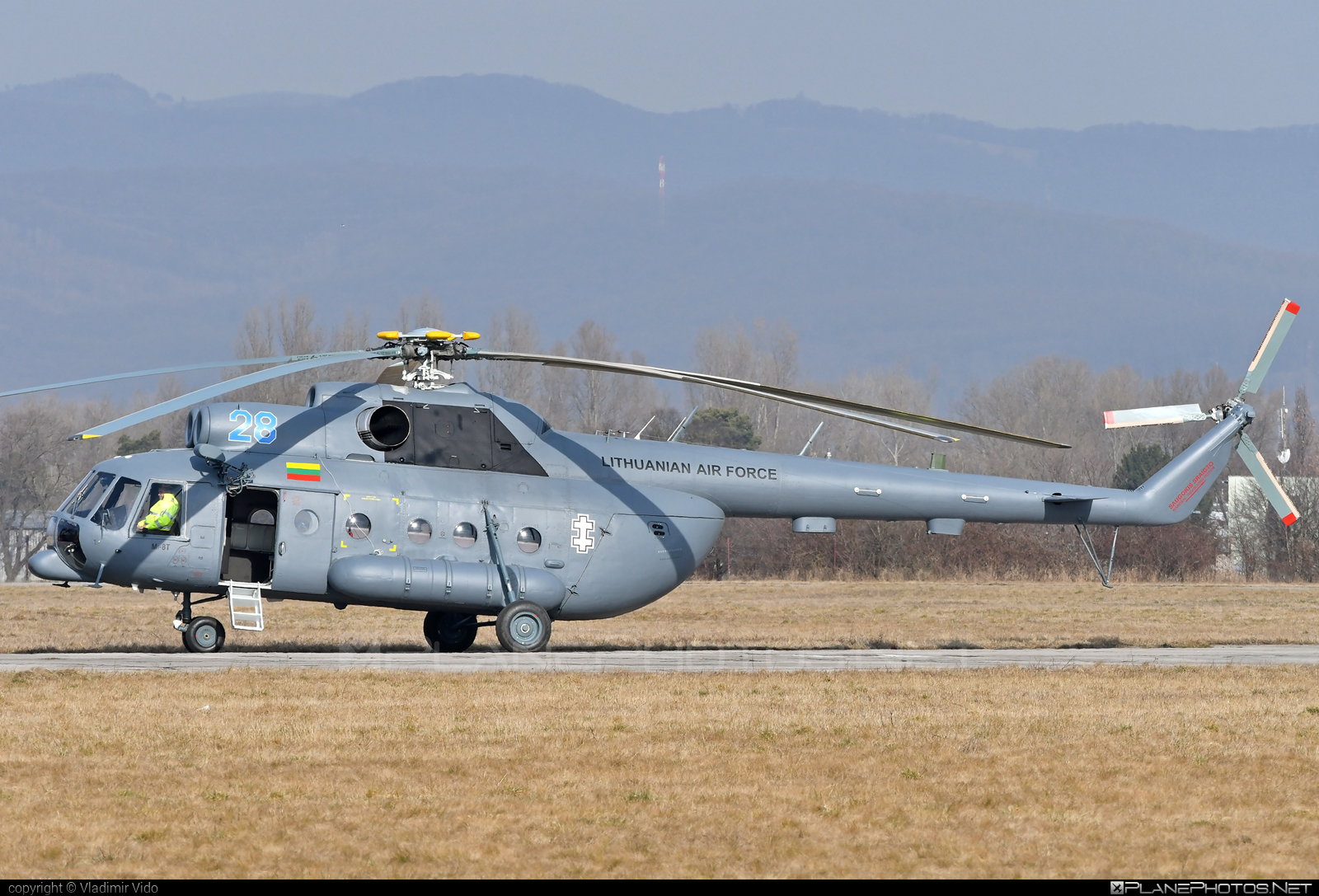 Mil Mi-8T - 28 operated by Lietuvos karinės oro pajėgos (Lithuanian Air Force) #mi8 #mi8t #mil #milhelicopters #milmi8 #milmi8t