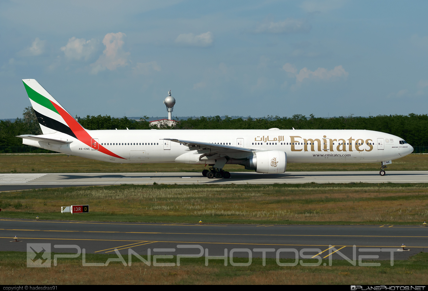 Boeing 777-300ER - A6-ENE operated by Emirates #b777 #b777er #boeing #boeing777 #emirates #tripleseven