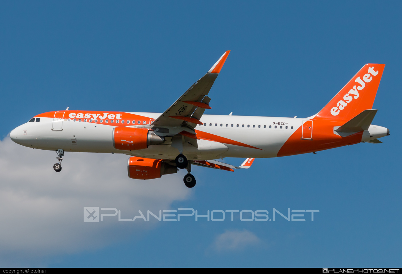 Airbus A320-214 - G-EZRY operated by easyJet #a320 #a320family #airbus #airbus320 #easyjet