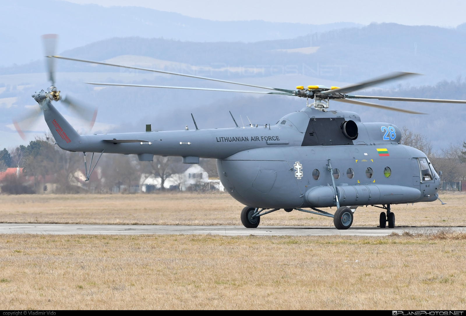 Mil Mi-8T - 28 operated by Lietuvos karinės oro pajėgos (Lithuanian Air Force) #mi8 #mi8t #mil #milhelicopters #milmi8 #milmi8t