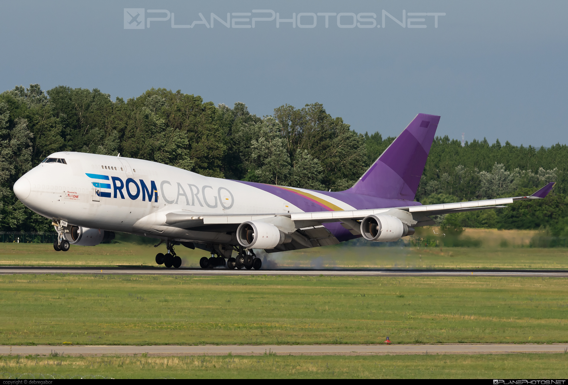Boeing 747-400BCF - YR-FSA operated by ROM Cargo Airlines #b747 #b747bcf #boeing #boeing747 #boeingconvertedfreighter #jumbo #romcargoairlines