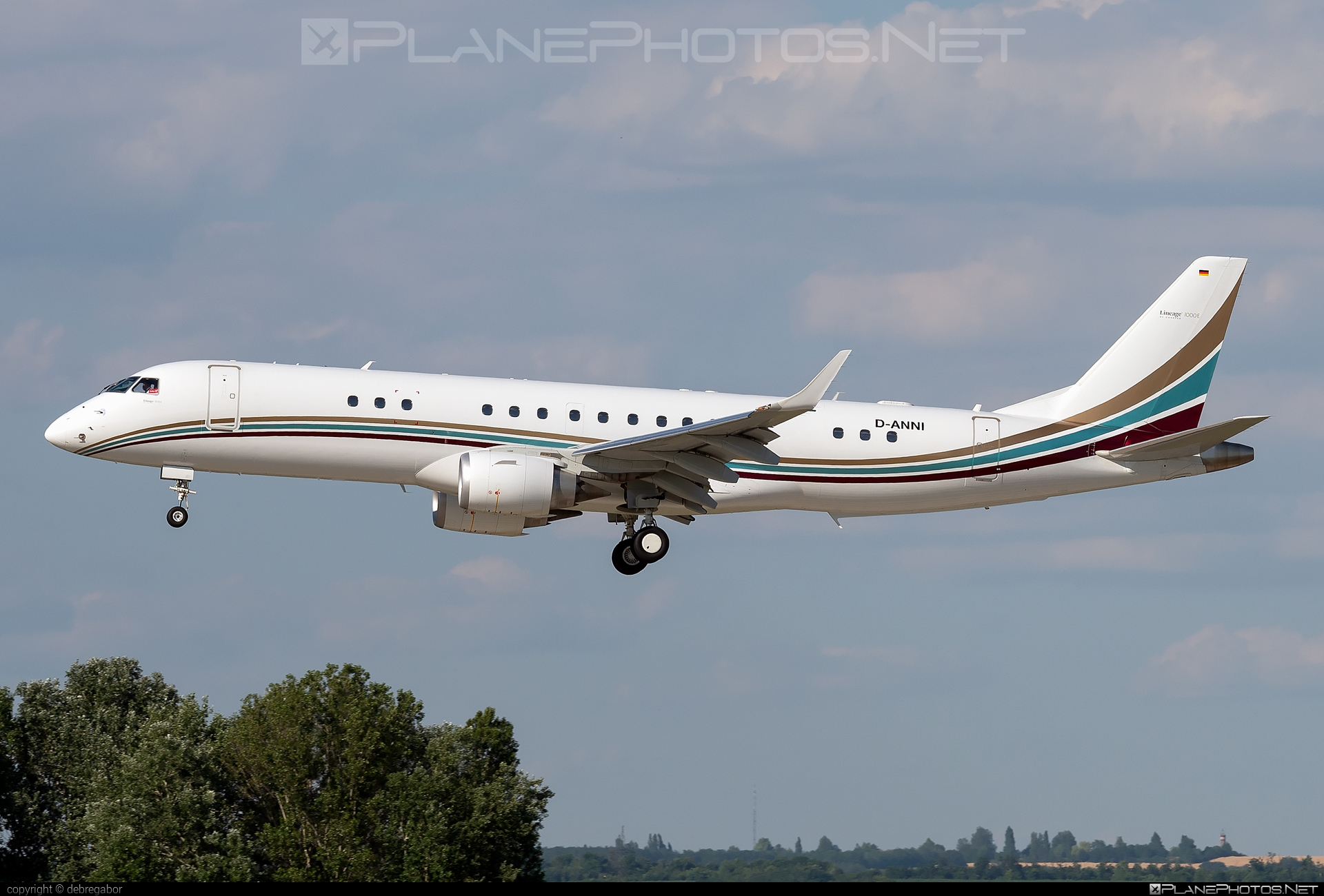 Embraer Lineage 1000 (ERJ-190-100ECJ) - D-ANNI operated by AIR HAMBURG #embraer #embraerlineage #embraerlineage1000 #lineage1000