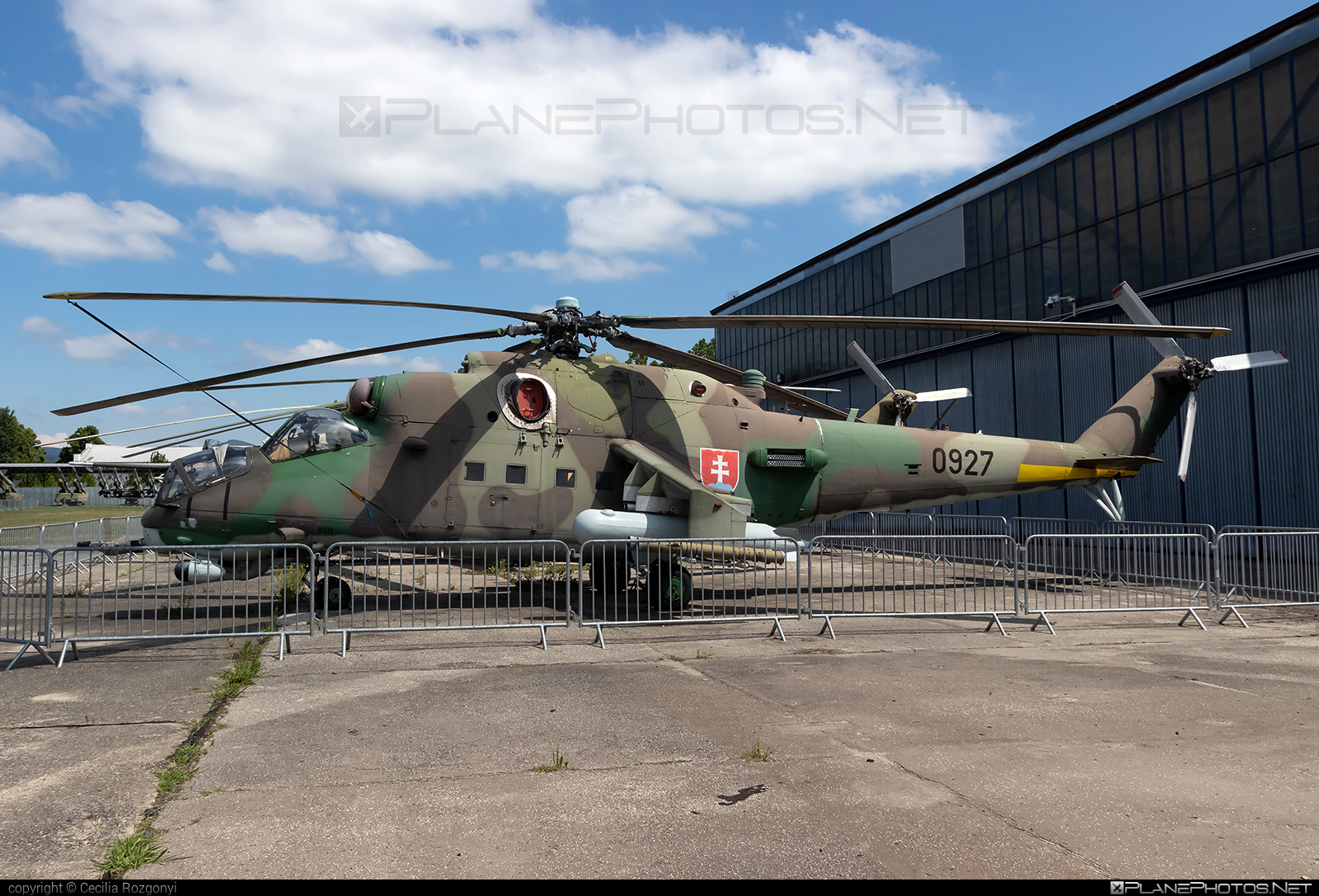 Mil Mi-24V - 0927 operated by Vzdušné sily OS SR (Slovak Air Force) #mi24 #mi24v #mil #mil24 #mil24v #milhelicopters #slovakairforce #vzdusnesilyossr