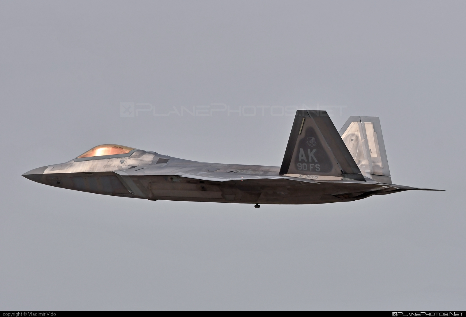 Lockheed Martin F-22A Raptor - 05-4090 operated by US Air Force (USAF) #f22 #f22a #f22aRaptor #f22raptor #lockheedMartin #lockheedMartinF22 #lockheedMartinRaptor #raptor #siaf2022 #usaf #usairforce