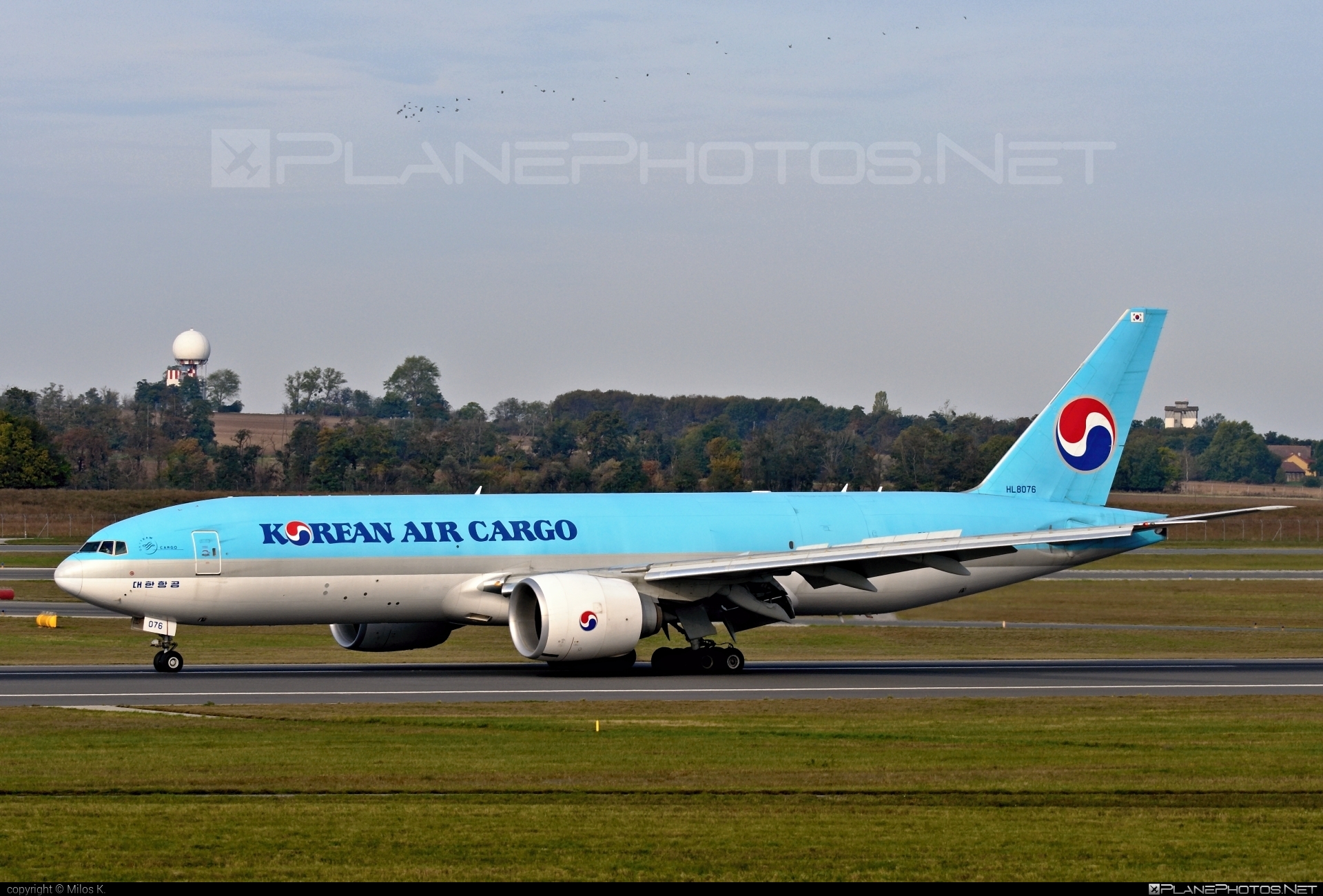 Boeing 777F - HL8076 operated by Korean Air Cargo #b777 #b777f #b777freighter #boeing #boeing777 #koreanair #koreanaircargo #tripleseven