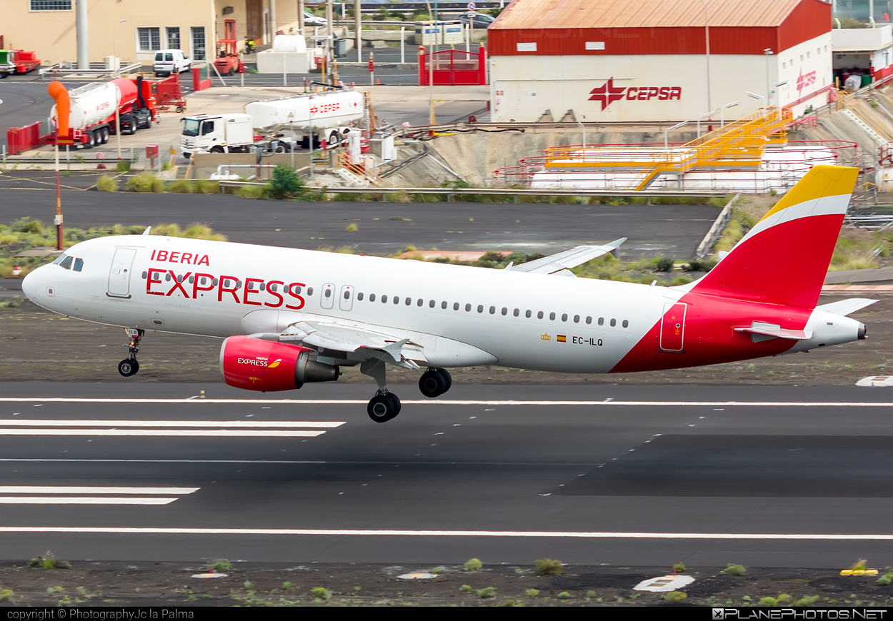 Airbus A320-214 - EC-ILQ operated by Iberia Express #a320 #a320family #airbus #airbus320 #iberia #iberiaexpress