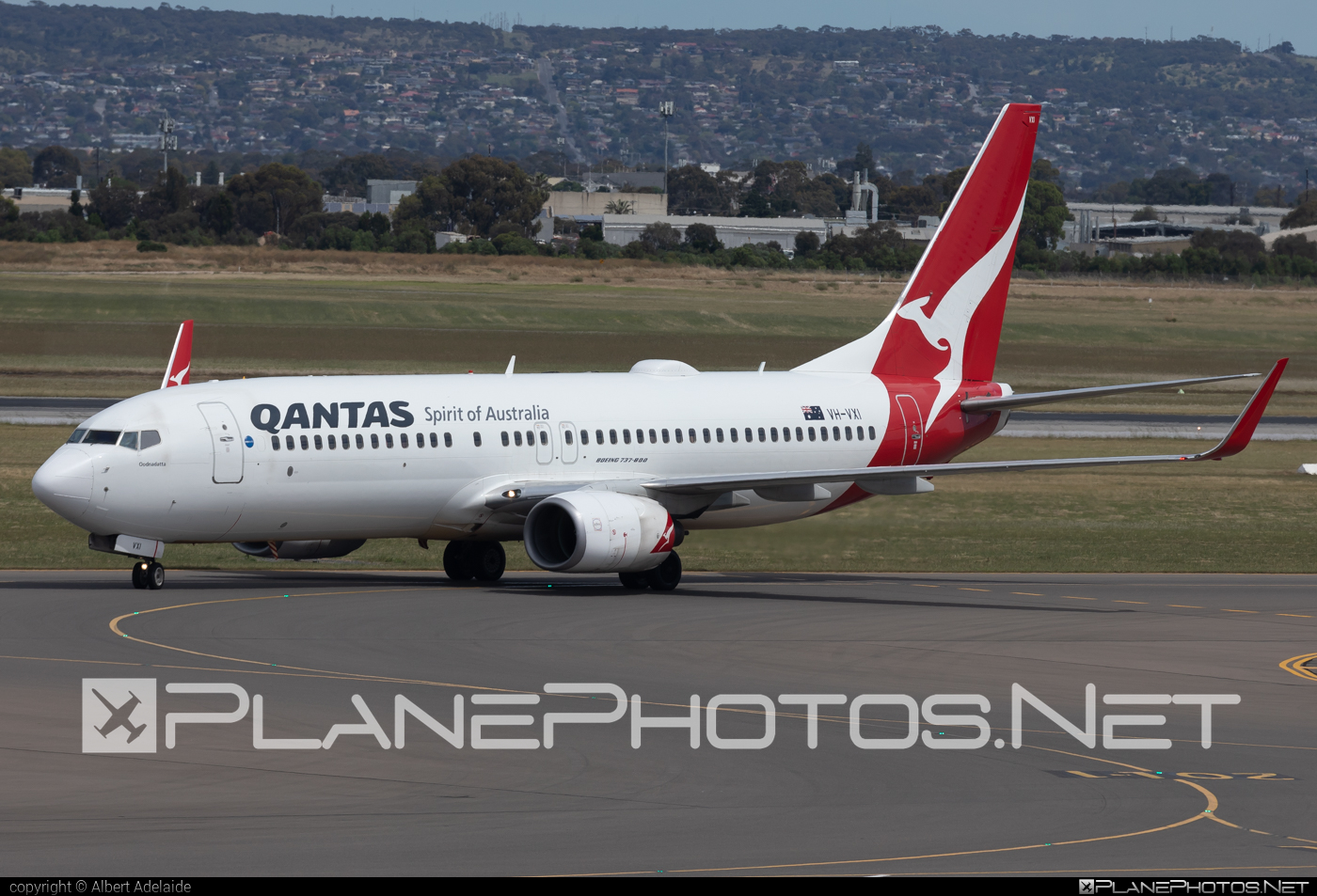 Boeing 737-800 - VH-VXI operated by Qantas #b737 #b737nextgen #b737ng #boeing #boeing737 #qantas